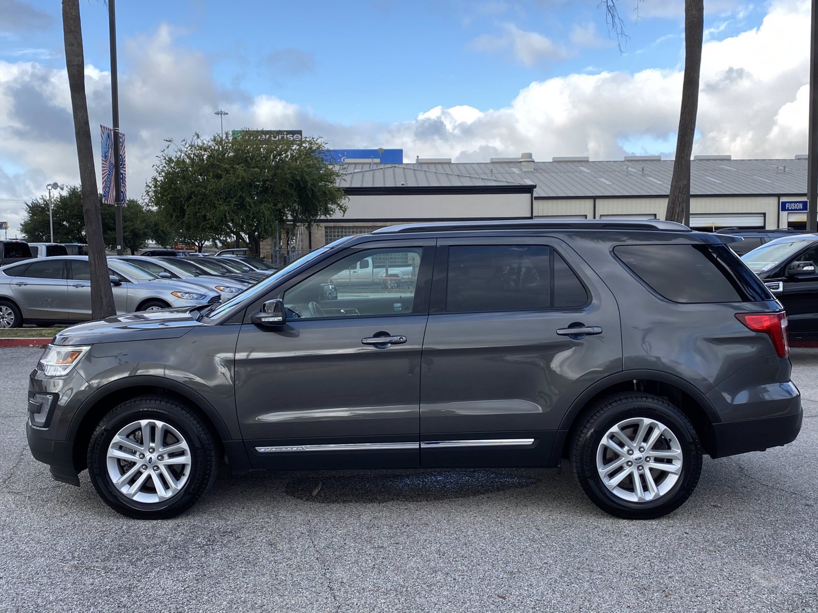 Certified Pre-Owned 2017 Ford Explorer XLT Sport Utility in San Antonio