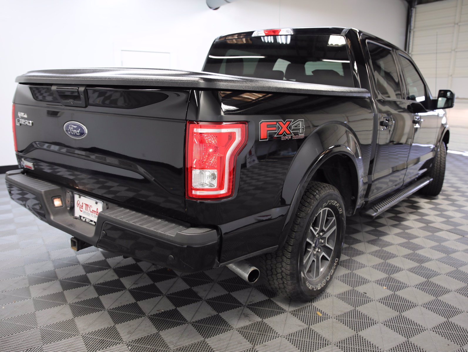 Certified Pre Owned 2017 Ford F 150 Xlt Crew Cab Pickup In San Antonio 193495a Red Mccombs 9715