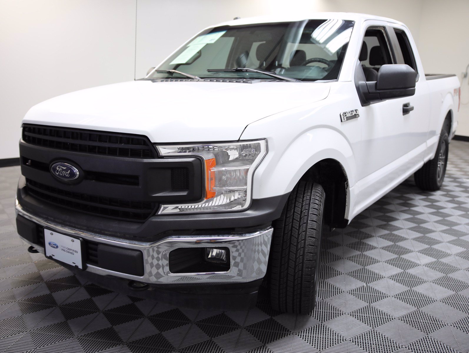 Certified Pre Owned 2018 Ford F 150 Xl Extended Cab Pickup In San Antonio 12766 Red Mccombs 3071