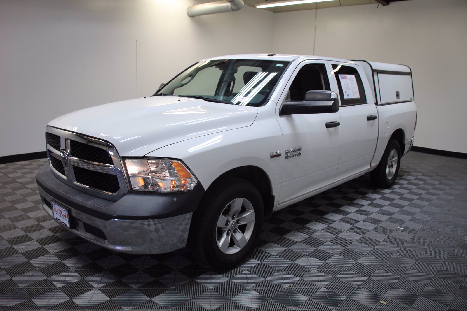 Pre Owned 2015 Ram 1500 Tradesman Crew Cab Pickup In San Antonio 193250a Red Mccombs Automotive 8933