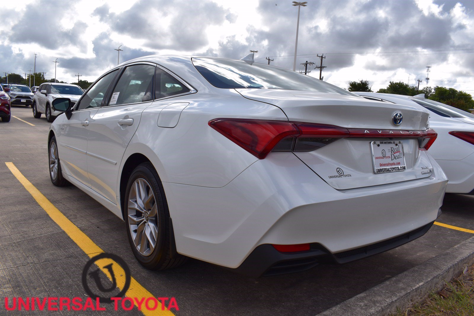 New 2020 Toyota Avalon Hybrid XLE 4dr Car In San Antonio #203053 | Red ...