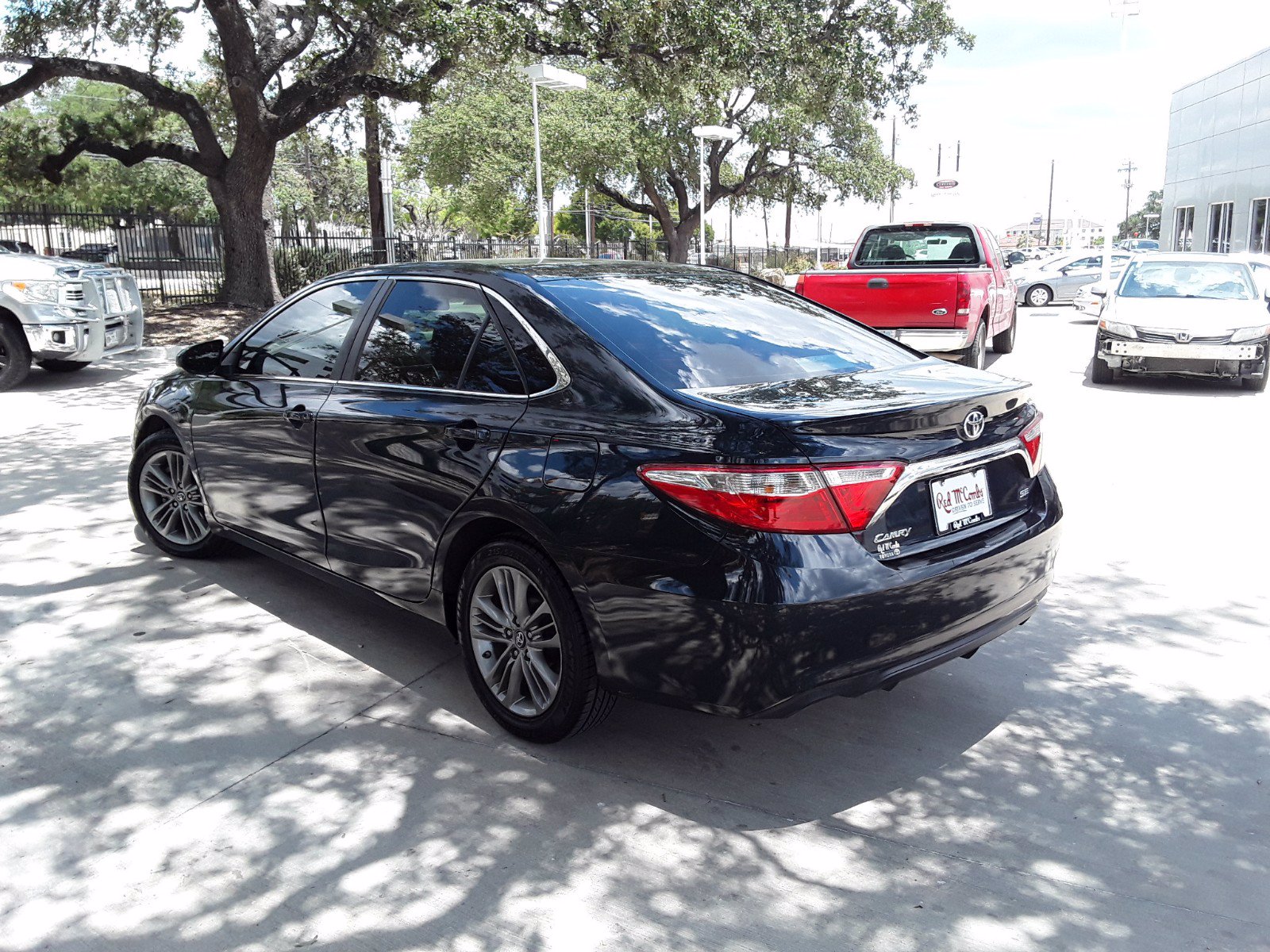 Pre-Owned 2017 Toyota Camry SE 4dr Car in San Antonio ...