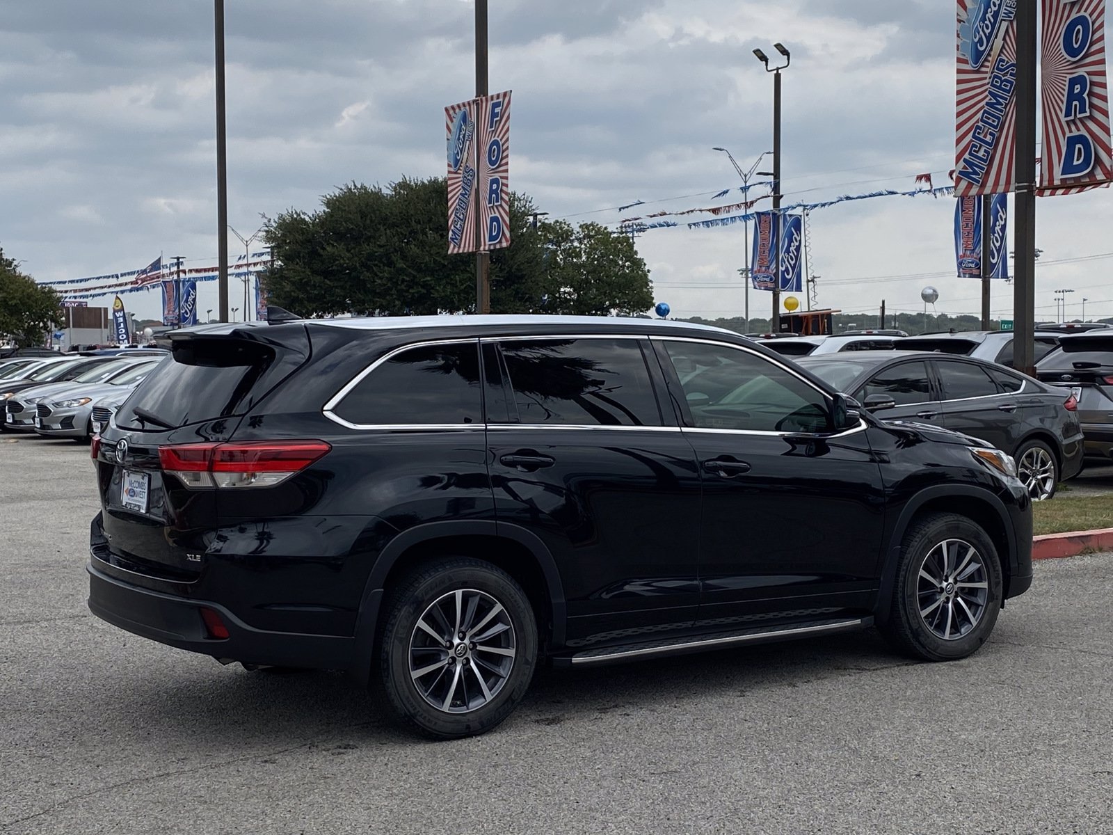 Pre-Owned 2017 Toyota Highlander XLE Sport Utility in San Antonio ...